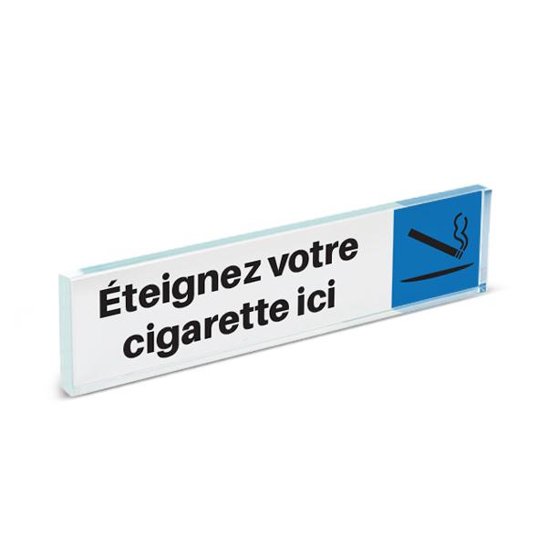 Plaque de porte plexiglass pictogramme eteignez votre cigarette, format 40 x 170 mm